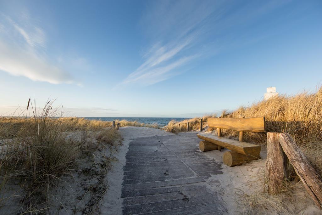 Strandhotel Duenenmeer - Adults Only Dierhagen Exterior photo