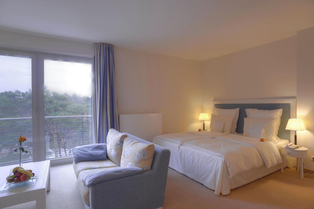 Strandhotel Duenenmeer - Adults Only Dierhagen Room photo