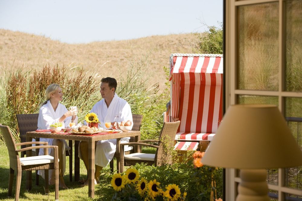 Strandhotel Duenenmeer - Adults Only Dierhagen Exterior photo